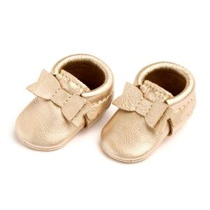 Freshly Picked Kid’s Gold Leather Soft Sole Bow Moccasins NWT